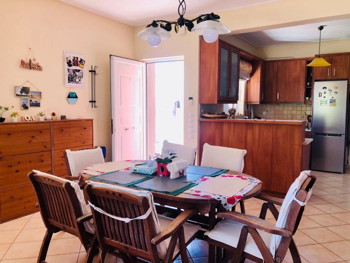Chloe'S Sunrise Beach House Villa Atene Esterno foto