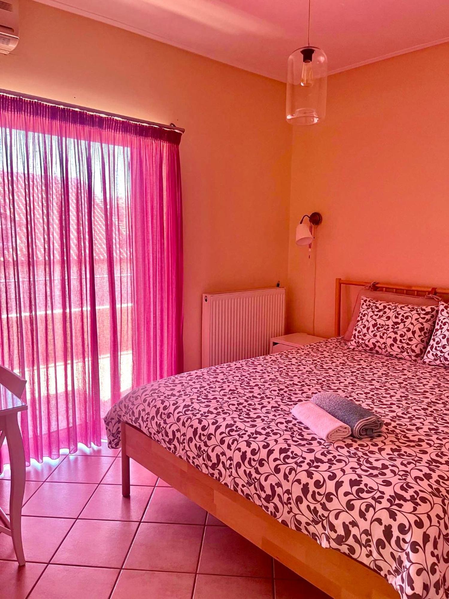 Chloe'S Sunrise Beach House Villa Atene Esterno foto